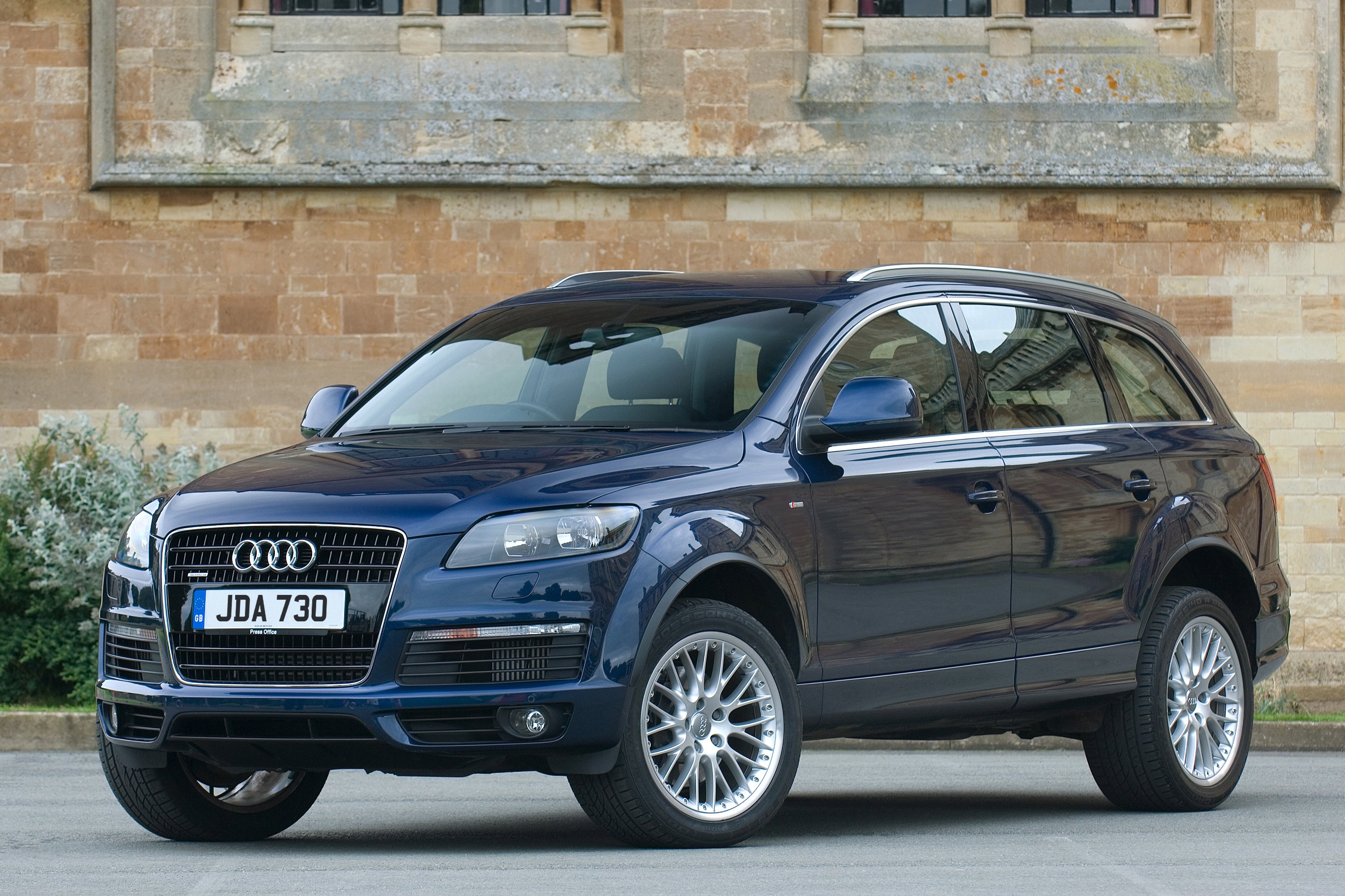 Cheapest luxury cars 2022 heycar